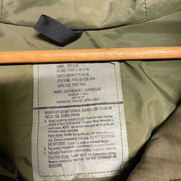 U.S. Army M81 Woodland Camouflage Gore Tex Jacket - Picture 2 of 2